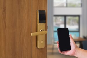 smart door lock for hotels